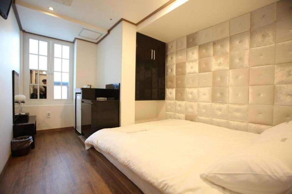 Myeongdong Mom House Hotel Seoel Buitenkant foto