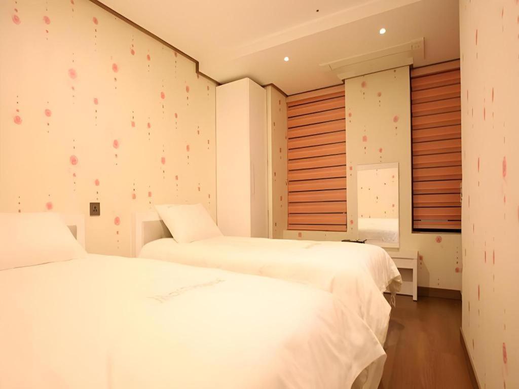 Myeongdong Mom House Hotel Seoel Buitenkant foto