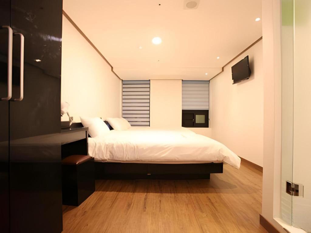 Myeongdong Mom House Hotel Seoel Buitenkant foto