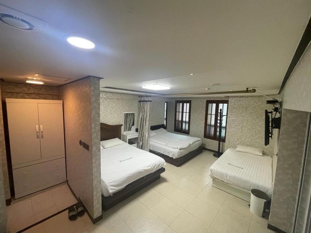 Myeongdong Mom House Hotel Seoel Buitenkant foto