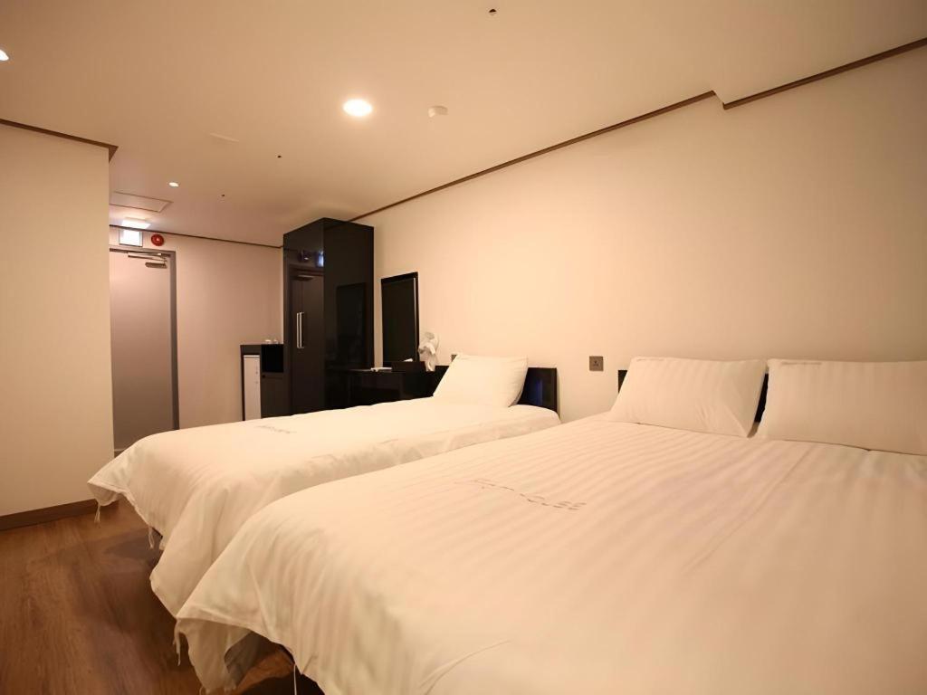 Myeongdong Mom House Hotel Seoel Buitenkant foto